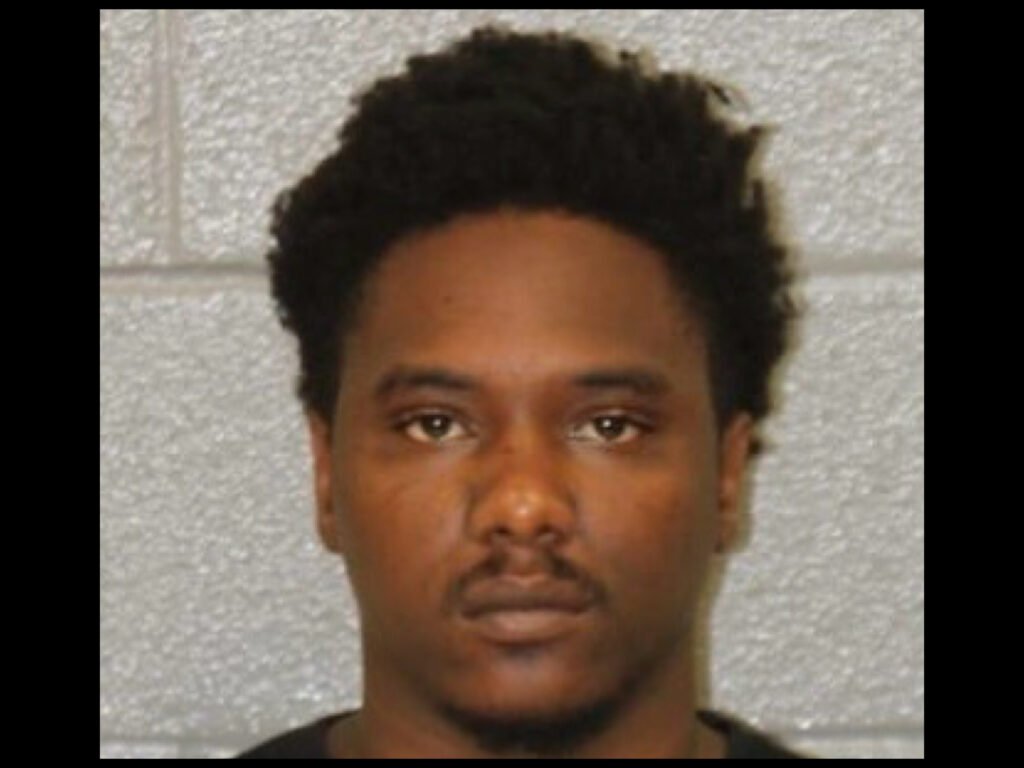Charlotte Airport Worker Isaiah Williams Returns With Gun